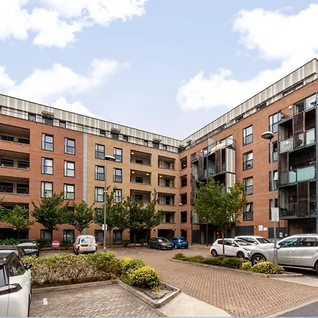 Top-Rated Family Penthouse - King Size Bed & Free Parking